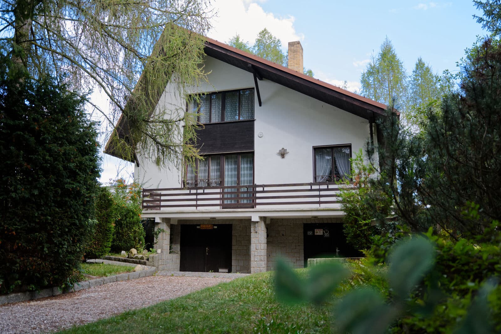 Rodinná vila v lesním prostředí